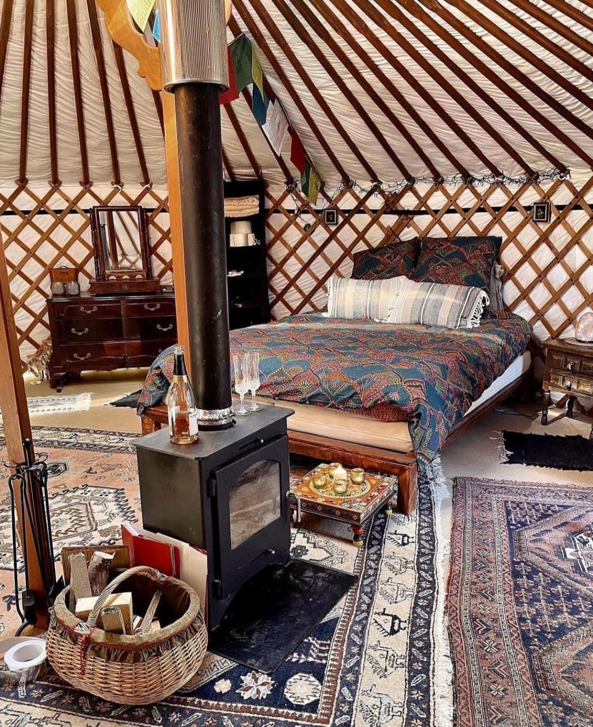 Luxury tent Yurt In Met Zwembad *